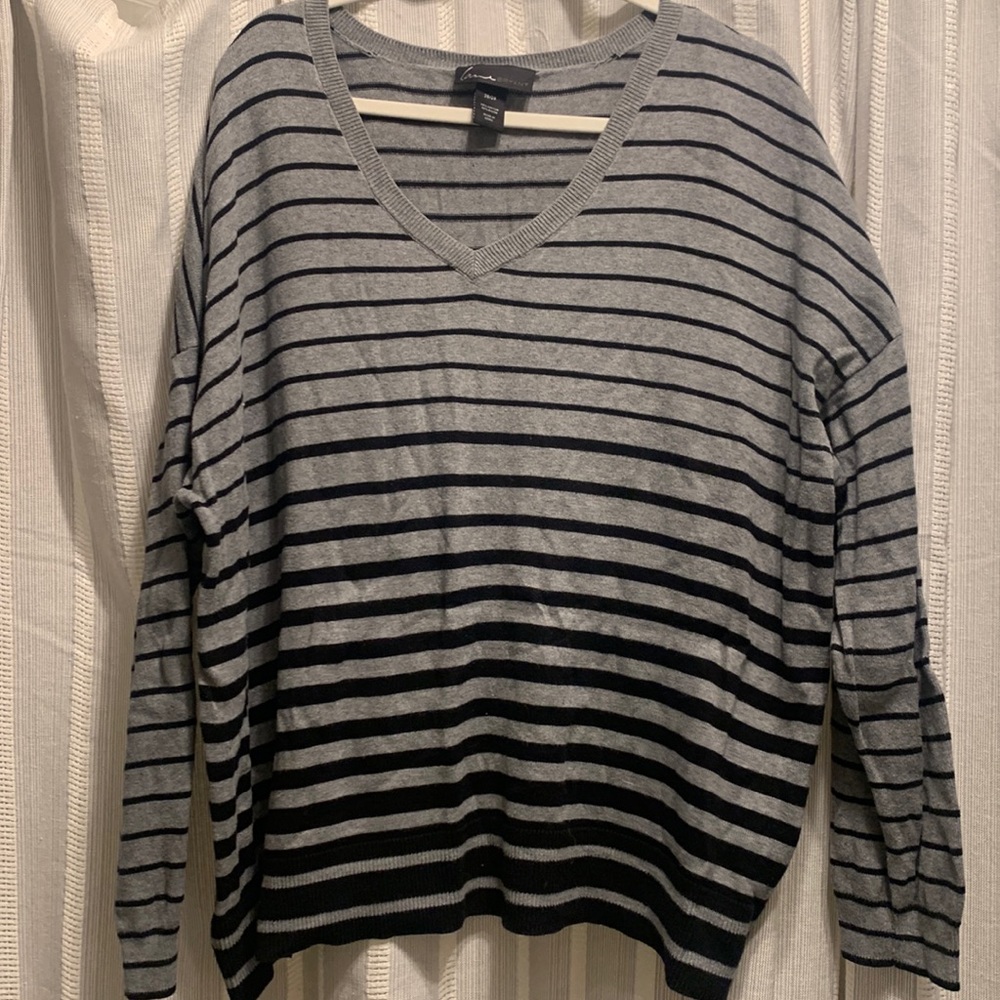 Lane Bryant 26/28 sweater with zipper detailing on sides.